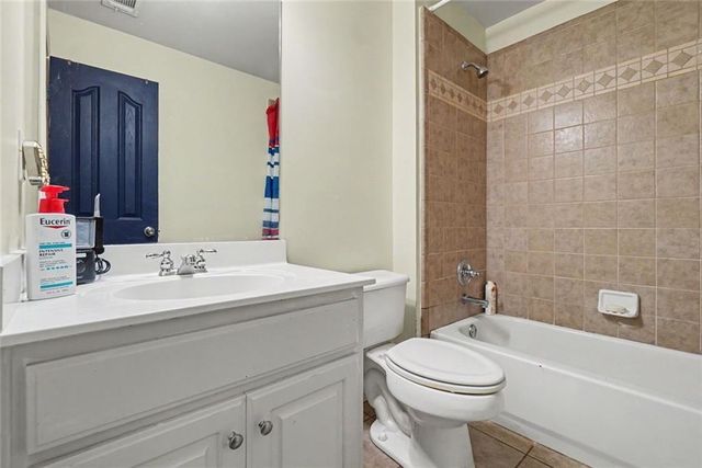 2122 Hollowbrooke Way NW, Acworth, GA 30101