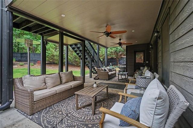 2122 Hollowbrooke Way NW, Acworth, GA 30101