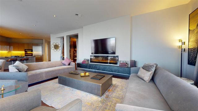 1409 Post Oak Blvd 902, Houston, TX 77056