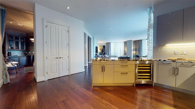 1409 Post Oak Blvd 902, Houston, TX 77056