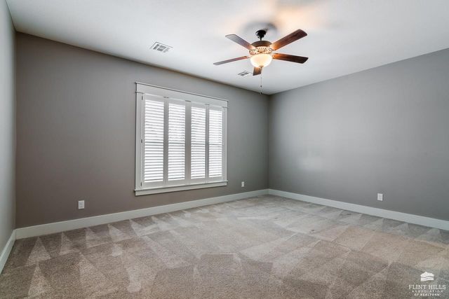 416 Firethorn Ct, Manhattan, KS 66503