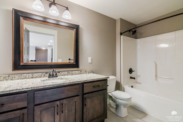 416 Firethorn Ct, Manhattan, KS 66503