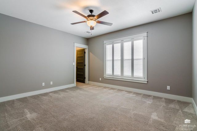 416 Firethorn Ct, Manhattan, KS 66503