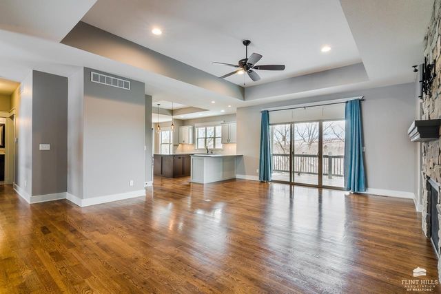 416 Firethorn Ct, Manhattan, KS 66503