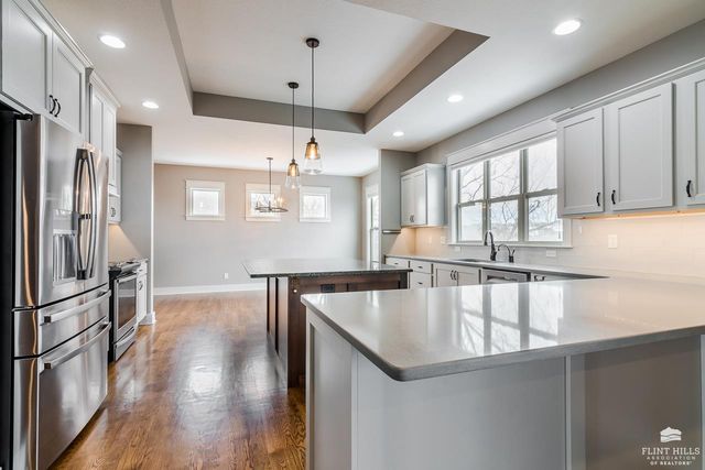 416 Firethorn Ct, Manhattan, KS 66503