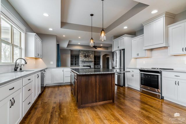 416 Firethorn Ct, Manhattan, KS 66503