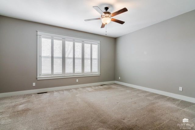 416 Firethorn Ct, Manhattan, KS 66503