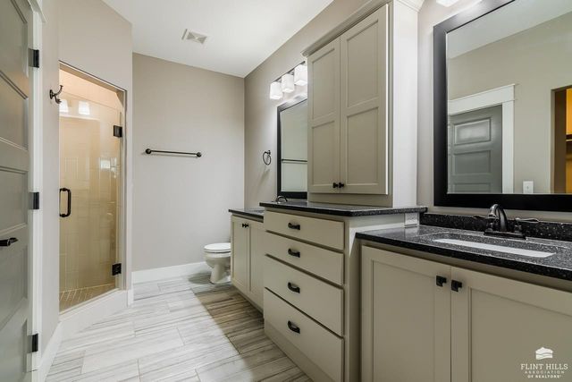 416 Firethorn Ct, Manhattan, KS 66503