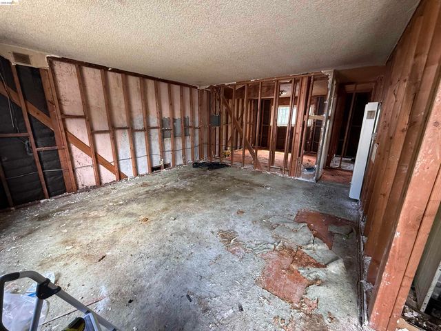 2963 62nd, Oakland, CA 94605