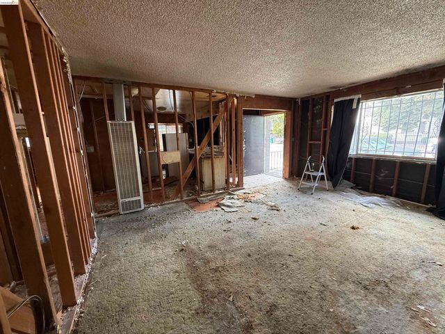 2963 62nd, Oakland, CA 94605