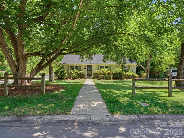 1534 Edgewater Drive, Charlotte, NC 28210
