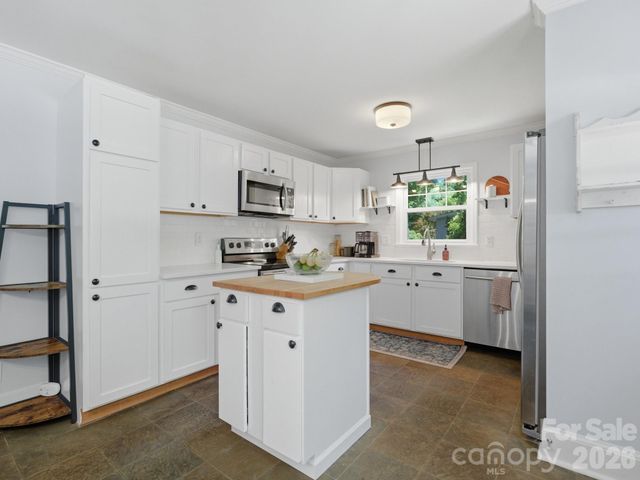 1534 Edgewater Drive, Charlotte, NC 28210