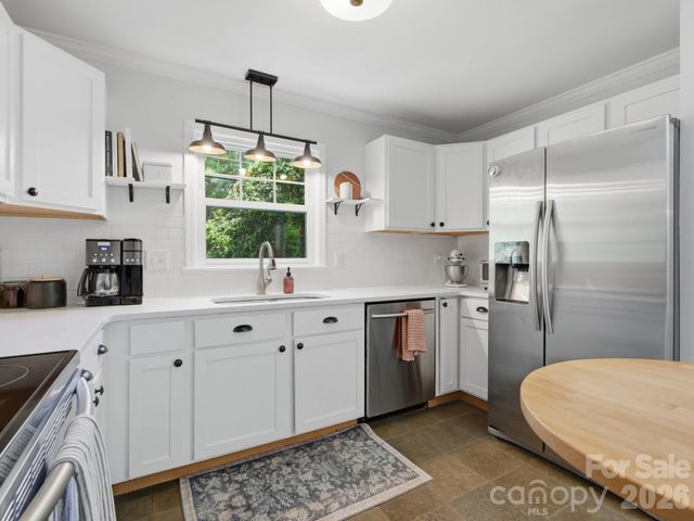 1534 Edgewater Drive, Charlotte, NC 28210