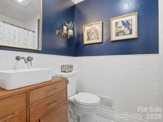 1534 Edgewater Drive, Charlotte, NC 28210