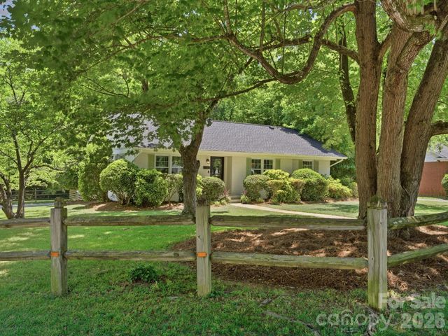 1534 Edgewater Drive, Charlotte, NC 28210