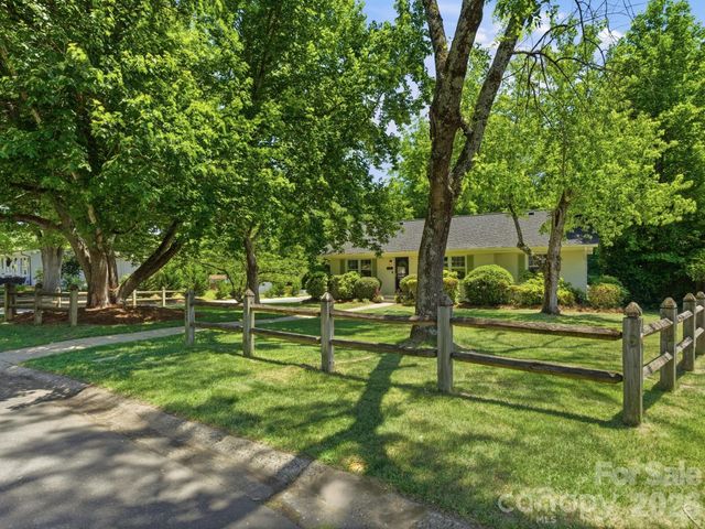 1534 Edgewater Drive, Charlotte, NC 28210