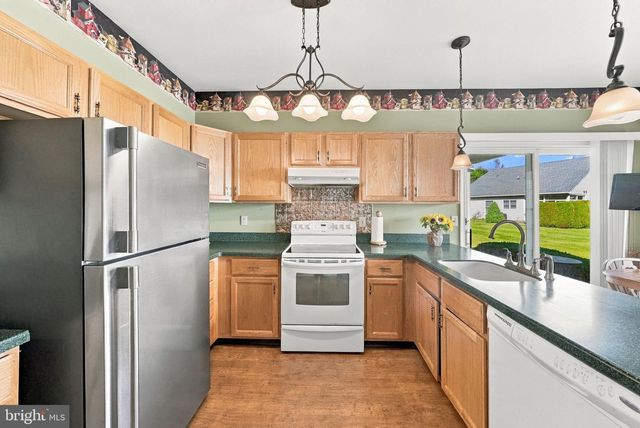 29 LANTERN LN, Columbus, NJ 08022