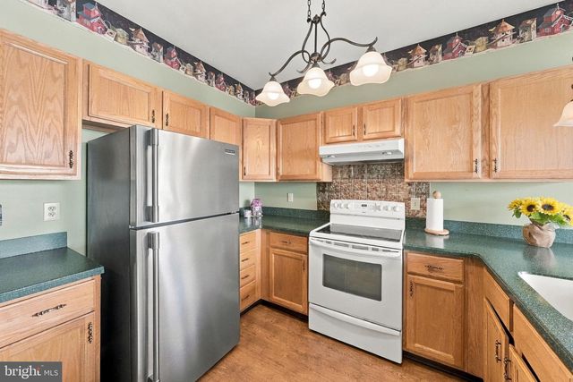 29 LANTERN LN, Columbus, NJ 08022