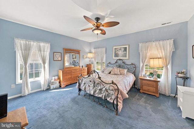 29 LANTERN LN, Columbus, NJ 08022
