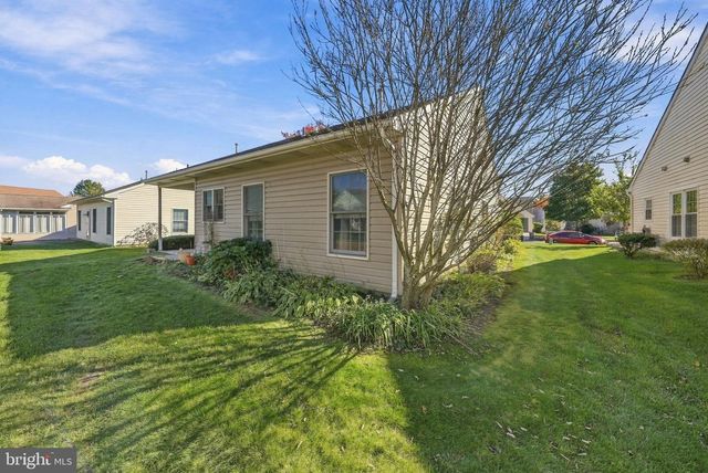 29 LANTERN LN, Columbus, NJ 08022
