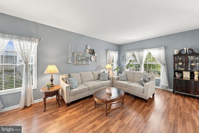 29 LANTERN LN, Columbus, NJ 08022