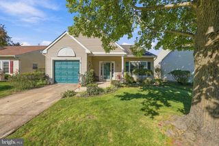 29 LANTERN LN, Columbus, NJ 08022
