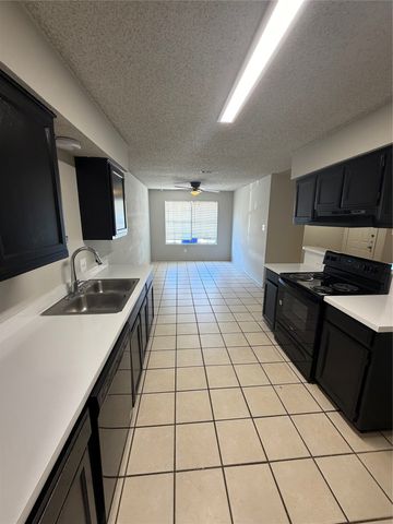201 S Kenney Street A, Kennedale, TX 76060