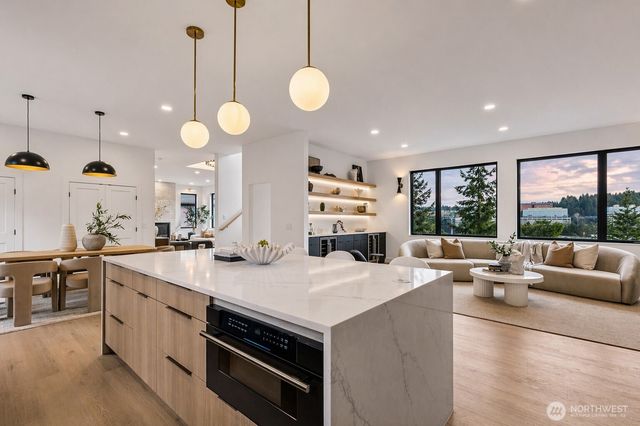 3695 122nd Avenue SE, Bellevue, WA 98006