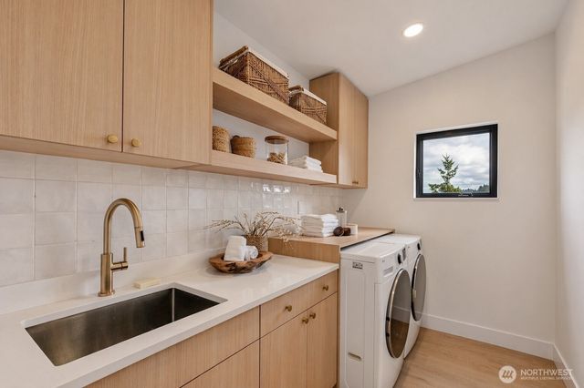 3695 122nd Avenue SE, Bellevue, WA 98006