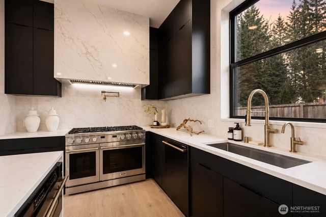 3695 122nd Avenue SE, Bellevue, WA 98006