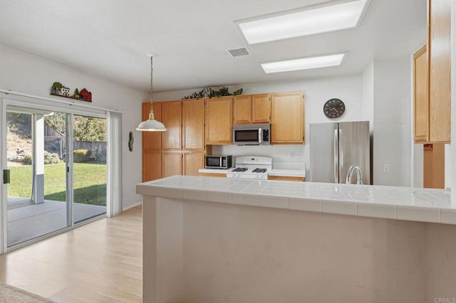 33012 Regina Drive, Temecula, CA 92592