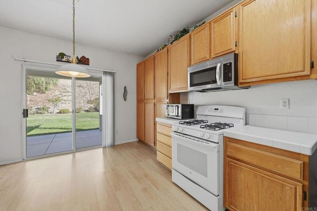 33012 Regina Drive, Temecula, CA 92592