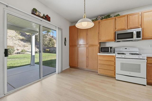 33012 Regina Drive, Temecula, CA 92592