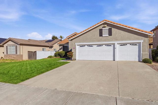 33012 Regina Drive, Temecula, CA 92592