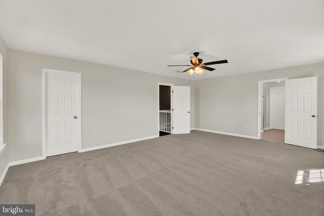 3232 N KING RICHARDS CT N, York, PA 17408