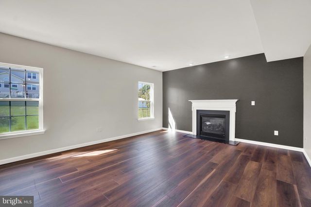 3232 N KING RICHARDS CT N, York, PA 17408