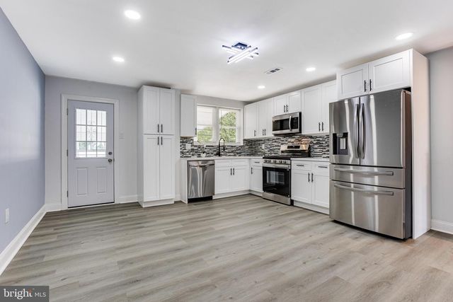 3633 E THOMPSON ST, Philadelphia, PA 19134