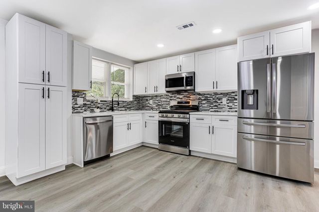 3633 E THOMPSON ST, Philadelphia, PA 19134