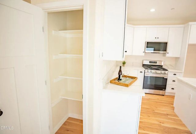 1135 W 2nd Street, Oxnard, CA 93030