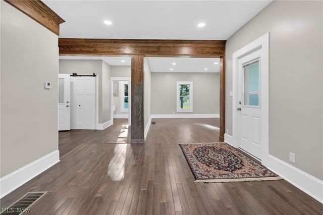 9865 Tallmadge Road, Diamond, OH 44412
