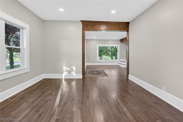9865 Tallmadge Road, Diamond, OH 44412