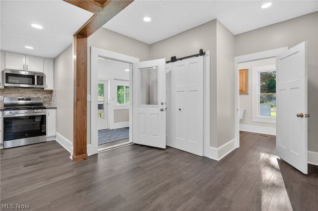 9865 Tallmadge Road, Diamond, OH 44412