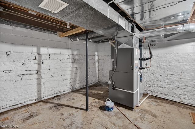9865 Tallmadge Road, Diamond, OH 44412