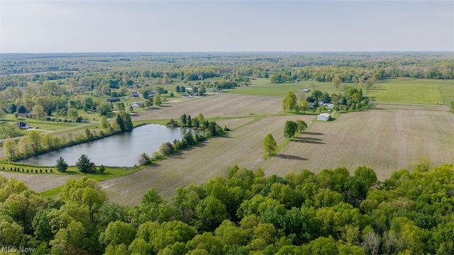 9865 Tallmadge Road, Diamond, OH 44412
