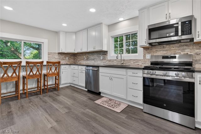 9865 Tallmadge Road, Diamond, OH 44412