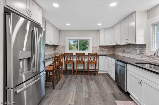 9865 Tallmadge Road, Diamond, OH 44412