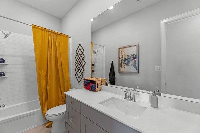 4914 Dickens Landing Drive, League City, TX 77573