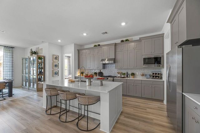 4914 Dickens Landing Drive, League City, TX 77573