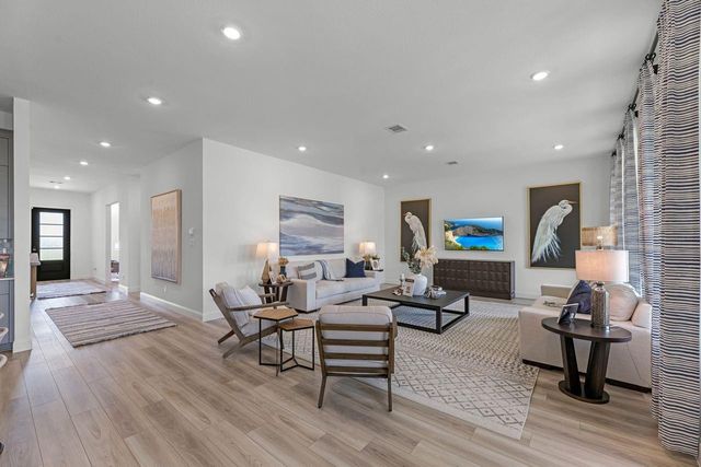 4914 Dickens Landing Drive, League City, TX 77573