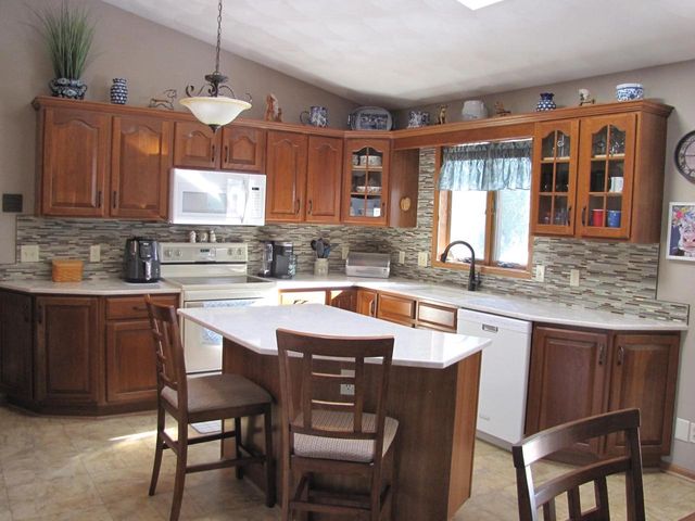 2338 E Pine Tree Court, Milton, WI 53563